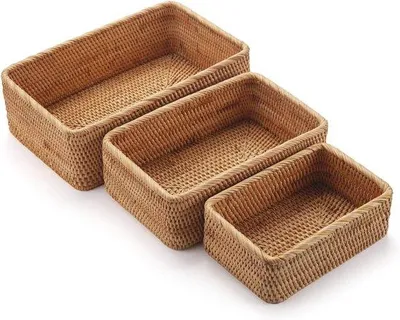 Produktbild von Famanu Aufbewahrungskorb Set – 3 stapelbare rechteckige Rattan Körbe – Naturfarben