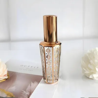 Produktbild von Parfümzerstäuber 15 ml mit Schneeflocken (leer) – Gold Wiederauffüllbare Reisesprühflasche aus Glas, Geschenk für Damen