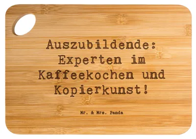 Produktbild von Mr. & Mrs. Panda Hackbrett Spruch Auszubildende Kaffeekünstler - Transparent - Geschenk, Berufsalltag, Kopierkunst, Frühstücksbrettchen, holzschneidebrett, Schneidebrett