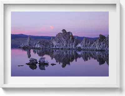Produktbild von Spiegelung von Felsen im Wasser– Wandbild mit Rahmen – Gerahmtes Bild  – Wanddekoration – 70x50 cm –  Schwarz Rahmen
