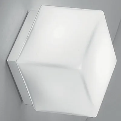 Image de Dado Applique Ou Plafonnier Carré En Métal Blanc Mat Avec Diffuseur En Verre Triplex Opale Satiné, Culot E27, Dimensions 16X16X16.5Cm