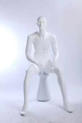 Produktbild von QT10-6 Mann sitzend männliche abstrakte weiß Matt lackierte Schaufensterpuppe Schaufensterfigur