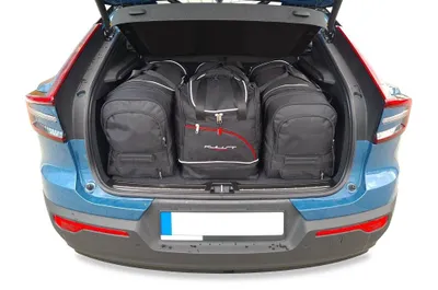 Obrázek produktu pro Sada cestovních tašek Volvo C40 2021-