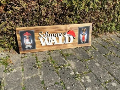 Produktbild von Wanddekoobjekt »Schwarzwald Dekobrett Ariane, mit zwei Motiven von Sebastian Wehrle, Länge 60cm Breite 20cm Stärke 1,8cm