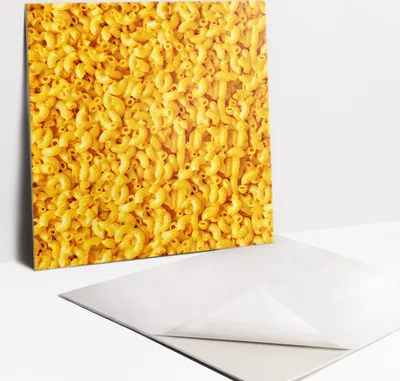 Produktbild von Käsenudeln – Selbstklebende Wandfliesen – PVC Wandpaneele – Vinyl Wandverkleidung – Dekopaneele selbstklebend – Wanddeko selbstklebend – 9 Stück 30x30 cm