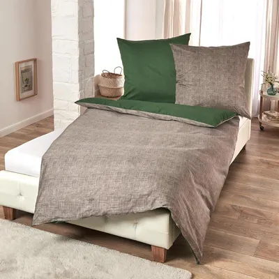 Produktbild von Traumschlaf Mako-Satin Wendebettwäsche Texture Kissenbezug einzeln 80x80 cm grün