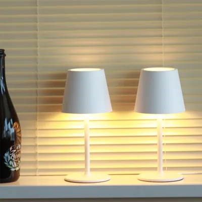 Immagine prodotto di Lampada da tavolo wireless, con dimmer e luce notturna ricaricabile