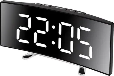 Obrázek produktu pro Digitální budíky s velkým zakřiveným LED displejem a zrcadlovým povrchem, určené pro 12/24hodinové měření času v domácnosti.