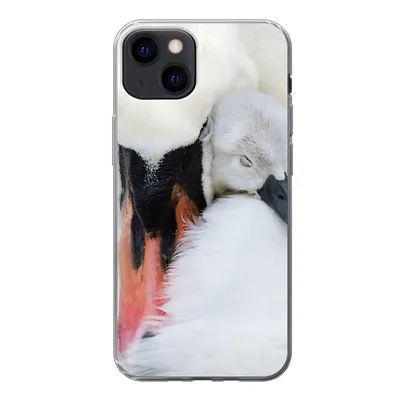 Produktbild von MuchoWow® Handyhülle Schutzhülle Hülle für iPhone 13 Nahaufnahme eines Schwans mit Jungen Silikon Softcase Handy Hülle - Karteninhaber