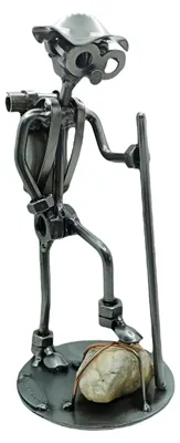 Produktbild von Schraubenmännchen Wanderer Bergsteigen Wandern - Handarbeit Geschenkidee Metallfigur Metallmännchen Stahlfigur Schraubenmännle - Deko für Büro & Zuhause - 19x9x8