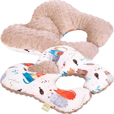 Ein Reisekissen für Kinder mit Katzenmotiv.