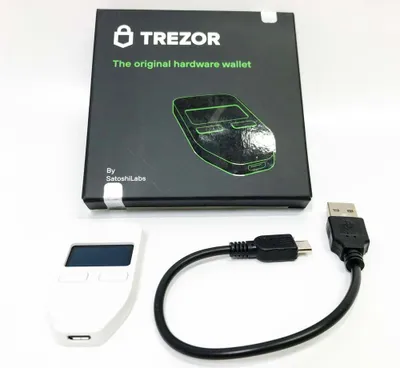 Produktbild von Trezor Model One - Die Original-Hardware-Wallet für Kryptowährungen, Bitcoin-Sicherheit, Speichern und Verwalten von 7000+ Coins und Tokens (Weiß)