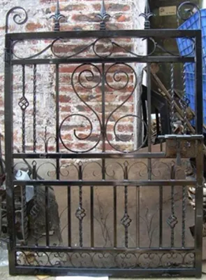 Produktbild von Casa Padrino Jugendstil Eingangstor Antik Schwarz 111 x H. 159,5 cm - Gartentor - Metalltor - Barock & Jugendstil Garten Accessoires