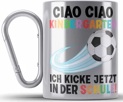 Produktbild von Trendation - Einschulung Junge Fußball Schulkind Geschenk für Schultüte Füllung Edelstahl Tasse Karabiner Schulstart 1. Schultag Schuleinführung Schulanfang Geschenkidee 2022 (Silber)