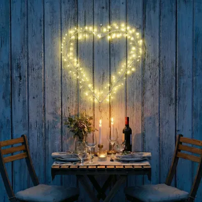 LED Herz - Metallherz - hängend - 120 warmweisse LED - H-- 40cm - 8 Modi-Timer - Aussentrafo, KI-generiertes Bild