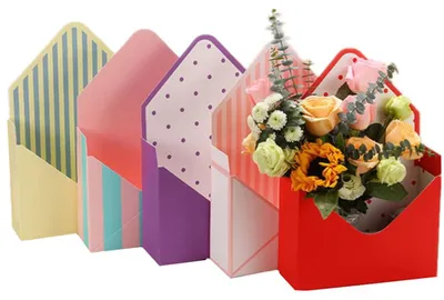 Produktbild von 5 Stück Papierboxen in Blumenform – für Brautsträuße und Geschenke