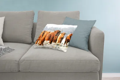 Produktbild von MuchoWow® Zierkissen Sofakissen Wohnzimmer Dekokissen 60x40 cm Schottische Hochlandrind - Schnee - Wald - Kopfkissen - Polster mit Foto