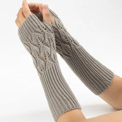 Produktbild von Graue fingerlose Handschuhe - Pulswärmer - Strickhandschuh - Grau - Warmer Armwärmer - Gemustert - Fingerlos - Winteraccessoire - CHPN