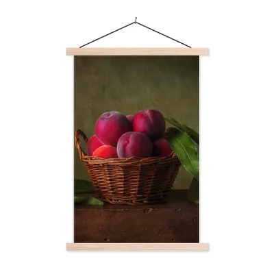 Produktbild von MuchoWow® Textilposter Korb - Pflaume - Rosa - Rustikal - Obst - Stilleben 40x60 cm mit holzfarbenen Rahmen - Poster