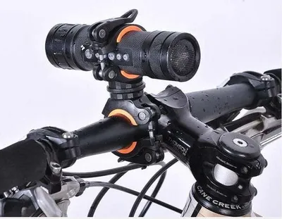 Produktbild von Fahrrad Halterung Befestigung in Schwarz Orange für Lampe Fahrradpumpe