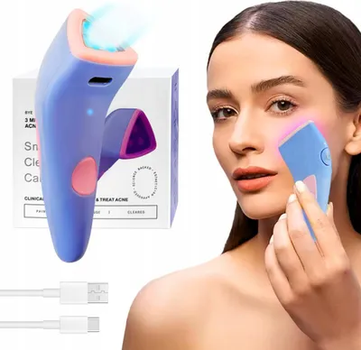 Image de Massage à l'appareil de soins à la lumière rouge contre la fatigue et les ridules