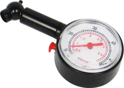 Image de Manomètre pour vérifier la pression des pneus de voiture