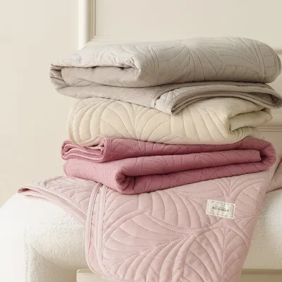 Produktbild von Room99 Feel Tagesdecke Bettüberwurf 220x240 Allzweckdecke Sofaüberwurf Senfgelb Gelb