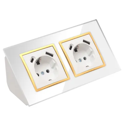 Produktbild von Glas Ecksteckdose 2-fach Steckdose mit USB und USB-C Steckdosenblock 45° Verteilerdose weiß mit goldenem Rand.