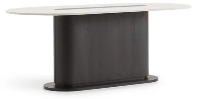 Image de Élégante table à manger en bois beige au design moderne