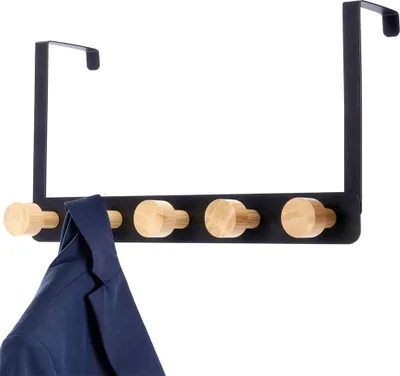 Immagine prodotto di Gancio per porta nero, in metallo, con 5 maniglie in legno, lunghezza 33,5 cm.