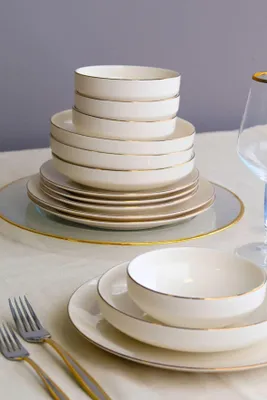 Obrázok produktu pre Hermia Concept, kvalitná 24-dielna jedálenská súprava zo 100 % porcelánu, biela a zlatá | 6 servírovacích tanierov (25 cm), 6 tanierov (21 cm), 6 misiek (15 cm), 6 dezertných tanierov (22 cm) | Vhodné do umývačky riadu do 50 °C, nevhodné do mikrovlnnej rúry.