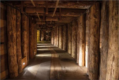 Produktbild von Wallario Poster - Alter Tunnel in einer Salzmine in Polen, Kunstdruck Größe: 61 x 91,50 cm