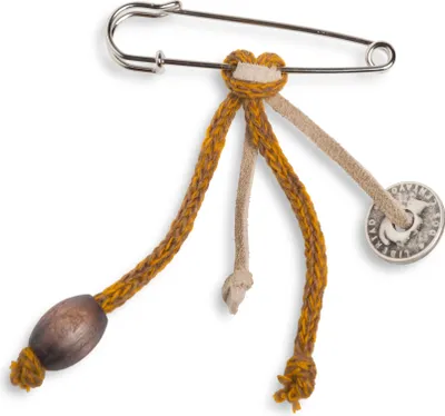 Produktbild von Knit Factory Brosche - Ocker/Tobacco
