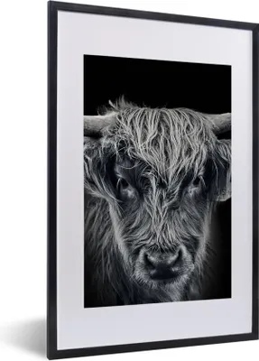 Produktbild von MuchoWow® Gerahmtes Poster Schottischer Highlander - Schwarz - Kuh - Tiere 40x60 cm - Poster mit Schwarzem Bilderrahmen Wandposter Rahmen Foto Bilder - Poster in Rahmen