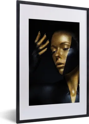 Produktbild von MuchoWow® Gerahmtes Poster Make-up - Kunst - Frau - Luxus - Gold 40x60 cm - Poster mit Schwarzem Bilderrahmen Wandposter Rahmen Foto Bilder - Poster in Rahmen