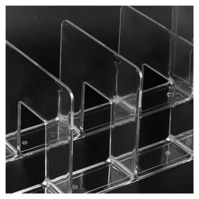 Produktbild von Aktenhalter für eine platzsparende Büroorganisation und Dokumentenablage mit 4 Fächern aus Kunststoff für Schreibtische und Homeoffices