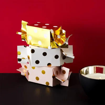 Produktbild von Eigene Christmas Crackers basteln – 4 Stück – DIY Weihnachtsgeschenke gestalten – Weihnachtsgeschenk – Überraschung – Überraschungsgeschenk – Festlich