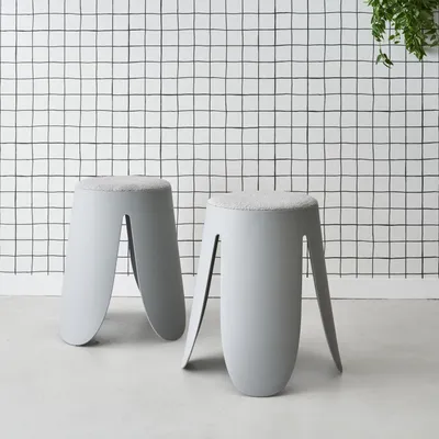 Produktbild von sweeek - 2er Set stapelbare Hocker, strukturierter Bouclébezug - Hellgrau