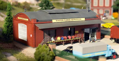 Produktbild von Piko 61833 Kofferfabrik Mopsinger