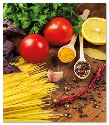 Produktbild von Wallario Herdabdeckplatte aus Glas, Größe 52 x 60 cm 1-teilig, Motiv Italienisches Menü mit Spaghetti, Tomaten, Basilikum und Gewürzen