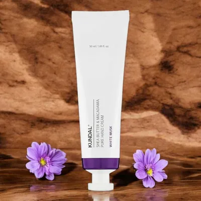 Obrázok produktu pre Kundal Bambucké maslo a makadamiový krém na ruky - hydratačný a výživný krém na ruky WHITE MUSK - 50 ml