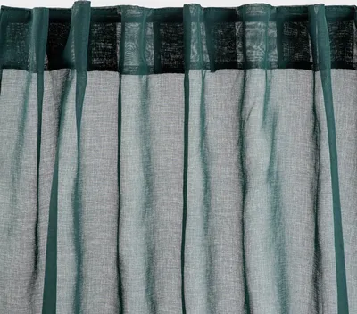 Produktbild von HOMLA ADI grüner Vorhang mit Pompons 140x250 cm
