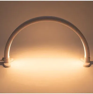 Image de Lampe de table LED en forme de croissant de lune - Intensité et température de couleur réglables - Idéale pour les salons de beauté