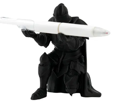 Produktbild von Mittelalterlicher Ritter-Stifthalter, kniender Ritter in Rüstung, Stiftehalter, Schreibtischdekoration, lustiger Stiftehalter, Geschenk für Schüler, Büroangestellte