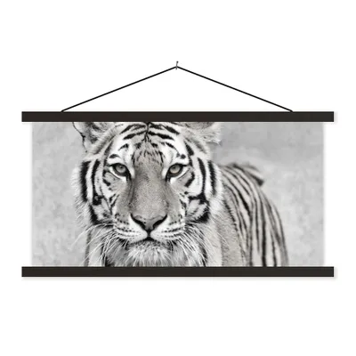 Produktbild von MuchoWow® Textilposter Tiger - Natur - Schwarz - Weiß 90x45 cm mit schwarzem Rahmen - Klemmleisten