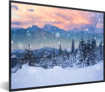 Produktbild von MuchoWow® Gerahmtes Poster Schnee - Himmel - Wald - Winter 80x60 cm - Poster mit Schwarzem Bilderrahmen Wandposter Rahmen Foto Bilder - Schwarzem - Mit Gestell