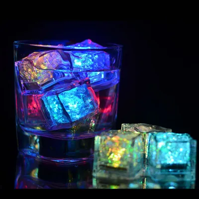 Produktbild von PRECORN 12x LED Eiswürfel Leuchtend blinkend & wasserdicht für Getränke, Cocktails, Party, Bar, Hochzeit, Champagner & Whisky nicht zum Kühlen gedacht