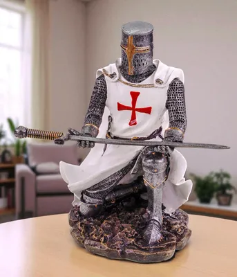Produktbild von Kreuzritter Figur knieend mit Schwert handbemalt detailreiche Ritterstatue 18 cm