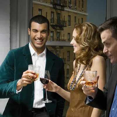 Produktbild von Whiskygläser-Set mit 8 Whisky-Steinen und Untersetzern - Perfektes Geschenk für Männer