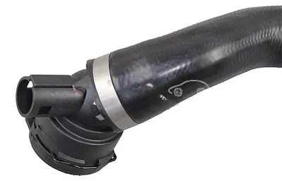 Image de Tuyau de radiateur en bas à droite Expertise METZGER IAM adaptée notamment à la BMW Série 1